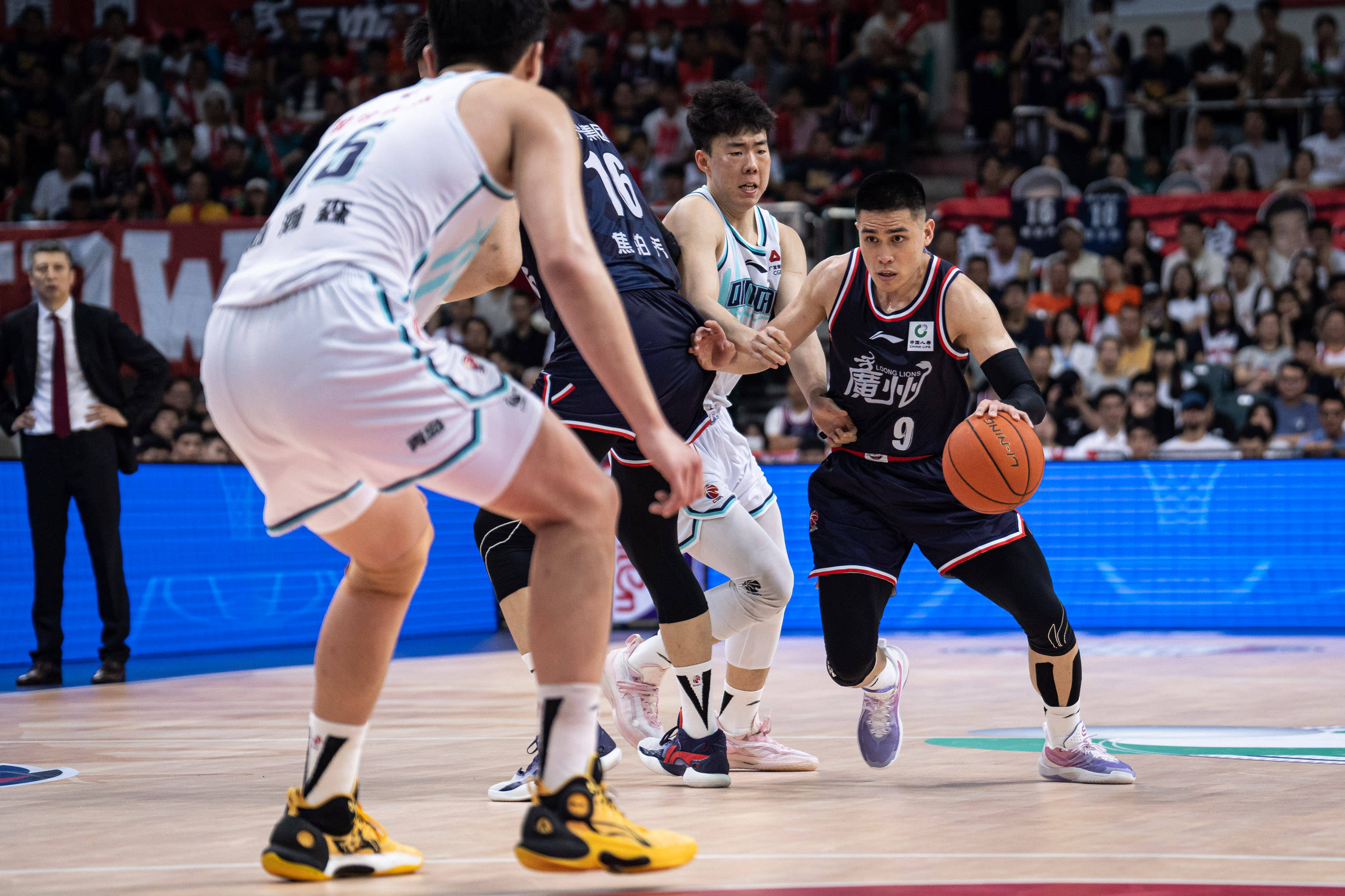 频频成为反 频频成为反